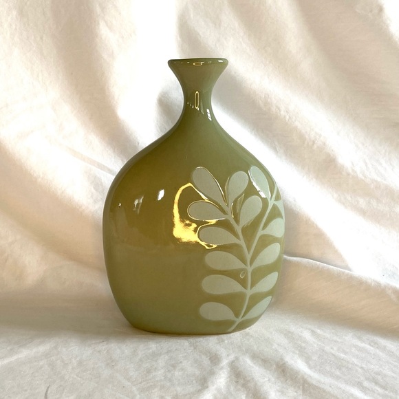 Olive Green Vase with Leaf Pattern. - Picture 2 of 7